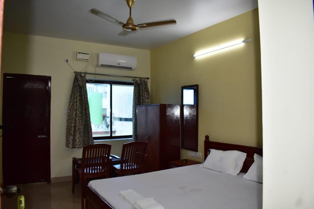 Hotel Lovely Inn ! Puri Bagian luar foto